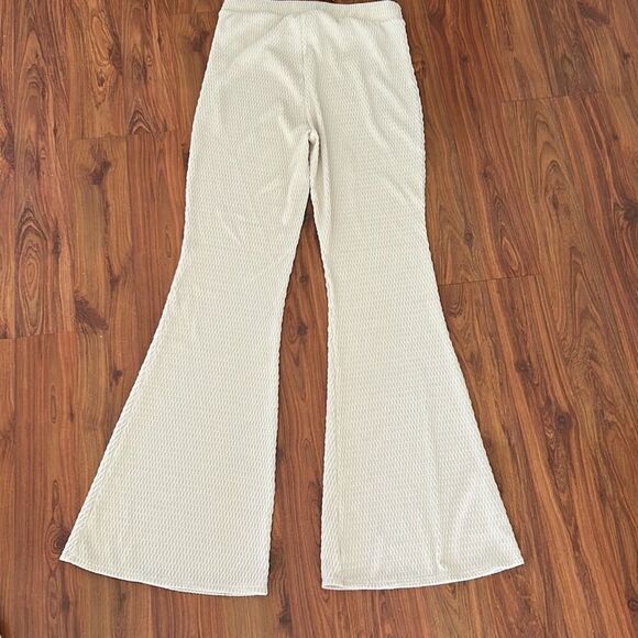 NWT G & D beige bell bottom pants M - Picture 4 of 4